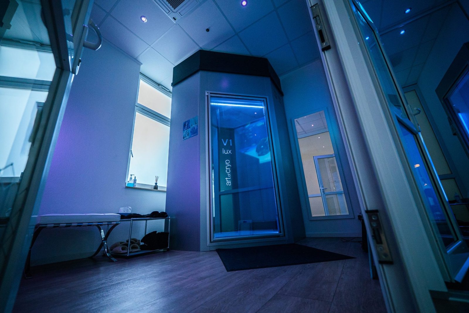 Whole-Body Cryo Chamber
